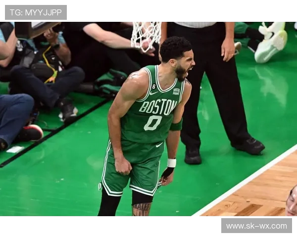 凯尔特人对决猛龙第三场激战谁能在季后赛中取得关键胜利