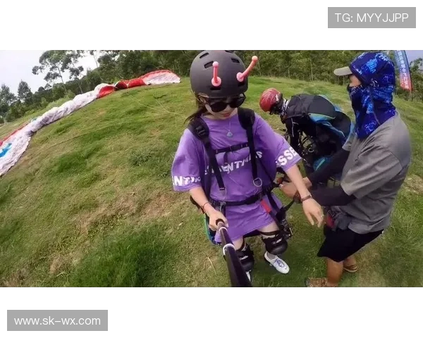 李静亲历极限运动的挑战与乐趣分享，带你领略不一样的冒险人生